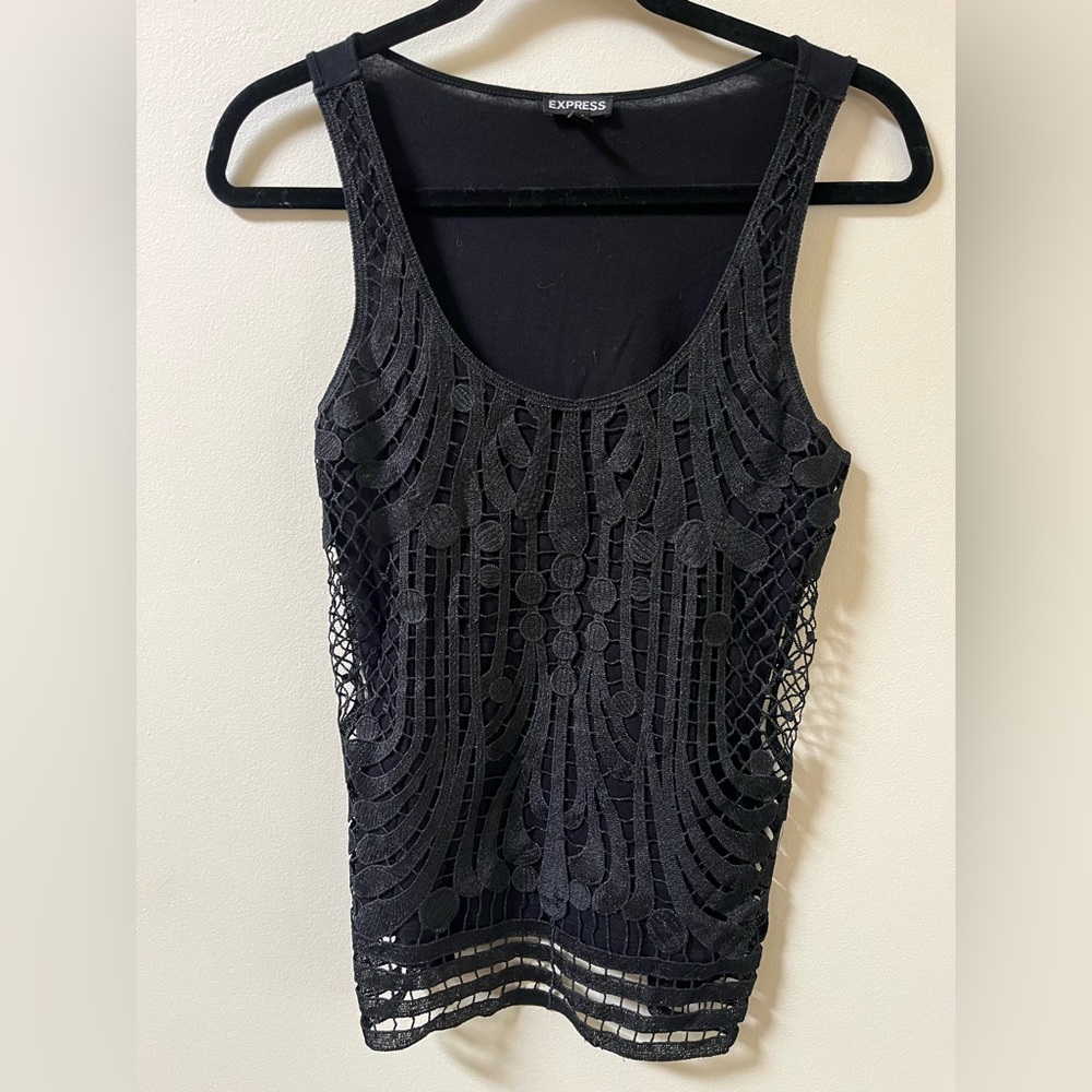 Express tank with lace overlay detail